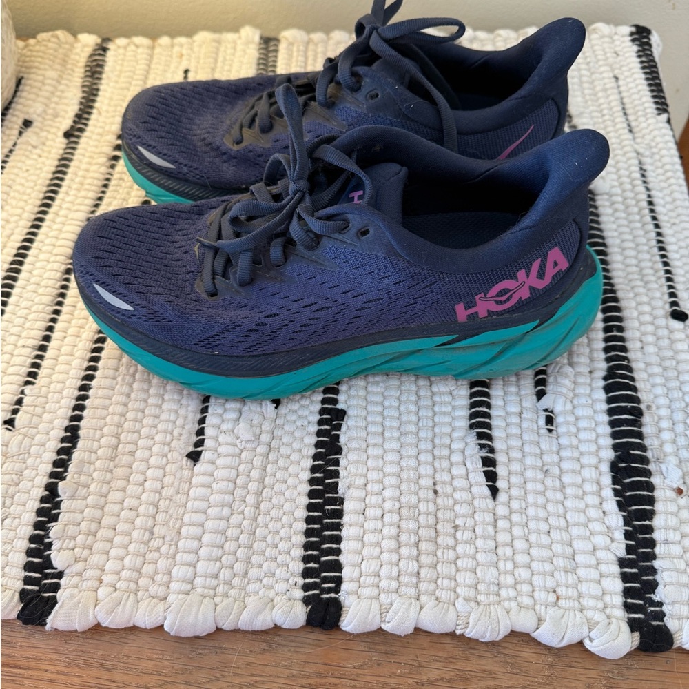 HOKA Clifton 8